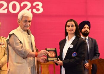 LG Manoj Sinha Honours Women Achievers Of Kashmir Division
