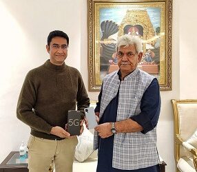 President Lava International calls on LG at Raj Bhawan Jammu