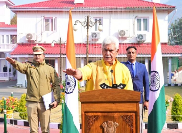 LG Administers ‘Rashtriya Ekta Diwas’ Pledge To Officers At Raj Bhawan, Pays Tributes To Sardar Patel On His Janm-Jayanti