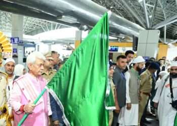 LG Sinha flags off J&K’s 1st batch of Haj pilgrims from Srinagar International Airport