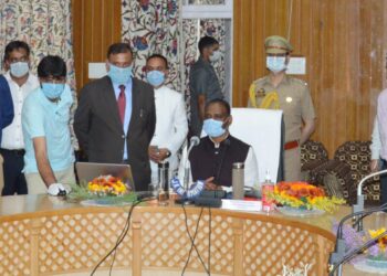 LG visits Kulgam; meets  delegations, PRI representatives, inaugurates projects, lays foundation stones
