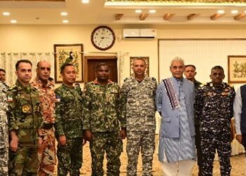 LG Interacts with Officers Attending NDC Course
