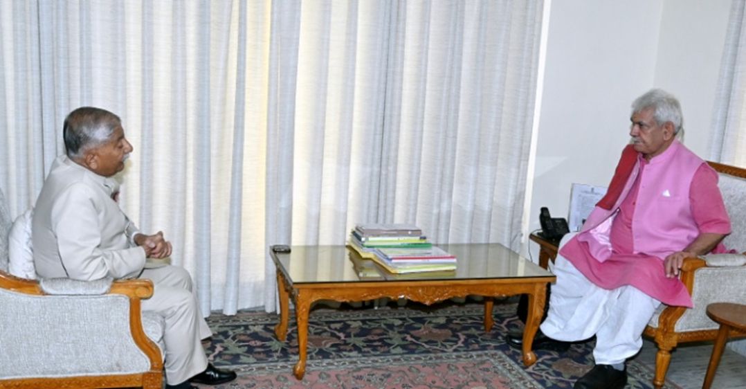 LG Ladakh Brig. (Dr.) B.D. Mishra (Retd.), calls on LG Sinha at Raj Bhavan
