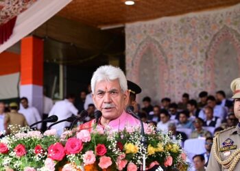 LG Manoj Sinha addressing 77th Independence Day Celebrations at  Bakshi Stadium Srinagar -Pic/Kashmir Horizon