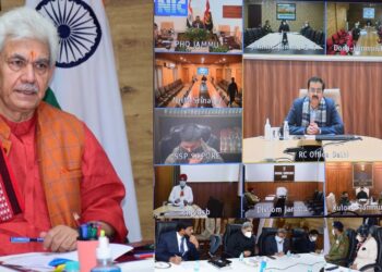 LG Sinha reviews J&K Covid situation with Covid Task Force, DCs, SPs
