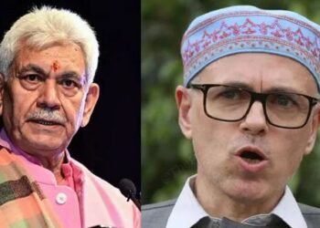 LG Sinha, CM Omar Condemns killing of Vendor in Shopian