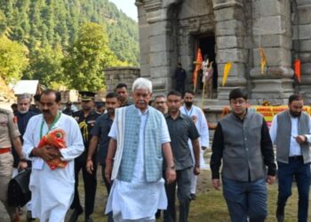 LG Sinha Flags Off Harmukh–Gangbal Yatra, Calls It a Living Expression of Kashmir’s Spiritual Heritage