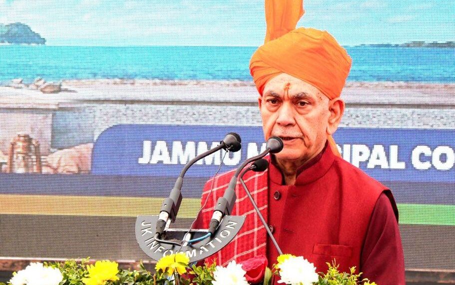 LG Sinha Salutes Netaji’s Fearless Legacy, National Flag’s Supremacy In Jammu