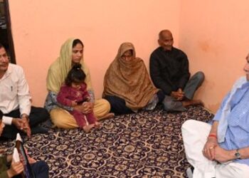 LG Sinha Visits Family of SSF Personnel Killed in Road Accident