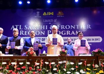 LG Sinha attends launch ceremony of ATL Sarthi at University of Kashmir-Pic/Kashmir Horizon