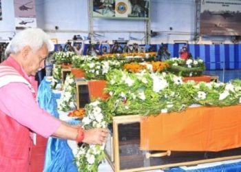LG Sinha lays wreath, pays homage to brave hearts on their sacrifice in the line of duty
