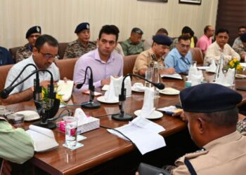 LG Sinha reviews facilities, services for pilgrims at Bhagwati Nagar Yatri Niwas