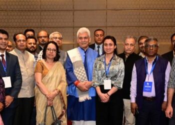 LG addresses Leadership Engagement Prog attended by Heads of Premier Institutions