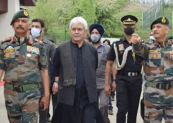 LG addresses youth, citizens of North Kashmir at “Sahi Raasta” prog in B’la
