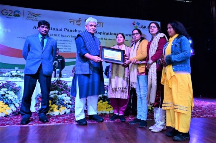 LG attends J&K Bank’s ‘Nayi Disha’ Prog