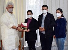 LG felicitates young Chess Champion Arushi Kotwal