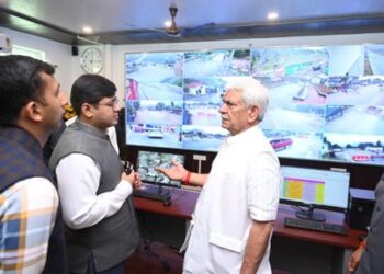LG Inaugurates Dist Emergency Ops Centre, Amarnath Yatra Control Room in G’bal