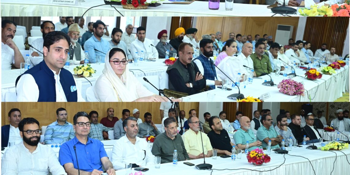 J&K LG Manoj Sinha interactswith  members of PRIs,Civil Society groups, Trade & Business and Religious Leaders in Srinagar-Pic/Kashmir Horizon