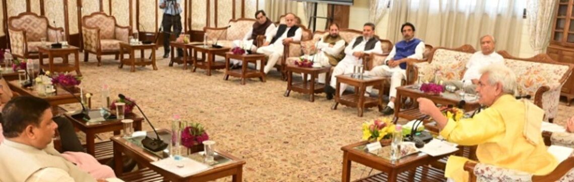 LG meets Political Leaders, discusses preparations for Amarnath Yatra