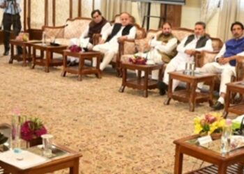 LG meets Political Leaders, discusses preparations for Amarnath Yatra
