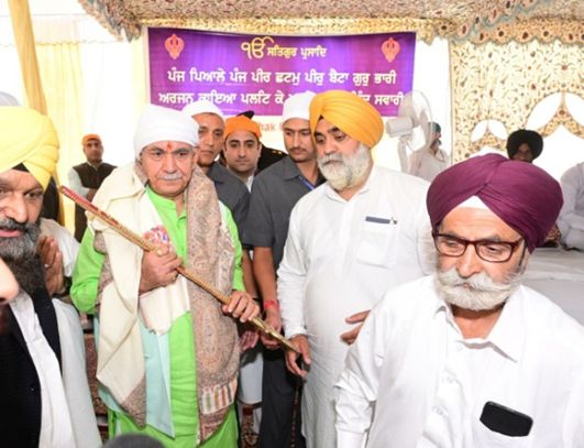 LG pays obeisance to Sri Guru Hargobind Ji Maharaj at Gurudwara Chatti Padshahi, Rainawari , Gurdwara Sri Shadimarg Sahib, Pulwama