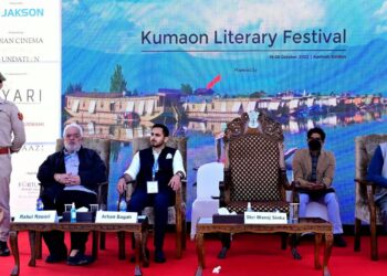LG Sinha during the Kumaon Literary Festival at the Kashmir International Convention Centre