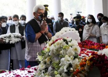 LG pays last respects to CDS Bipin Rawat at Delhi