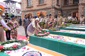 LG tributes ITBP soldiers who died in bus accident at DPL Srinagar