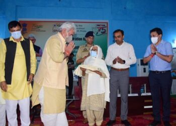 LG tributes Dr. Syama Prasad Mookerjee at Kathua, addresses Distt Admin’s ‘Tiranga Utsav’ Prog