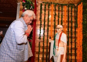 LG unveils statue of Mahatma Gandhi, a Charkha installation at Civil Sectt, Srinagar