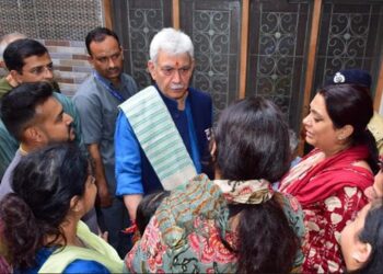 LG visits family of Civilian Shashi Abrol in Jammu