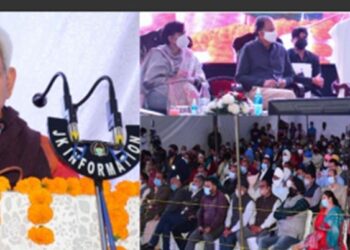LG visits reviews developmental scenario in Samba border areas, Interacts with BSF men at Chamliyal BoP, lauds their services