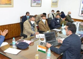 LG’s Pr Secy reviews Srinagar Smart City Projects