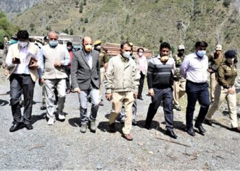 LG’s Pr Secy surveys sites for augmenting capacity for amarnath Yatris in Ramban distt