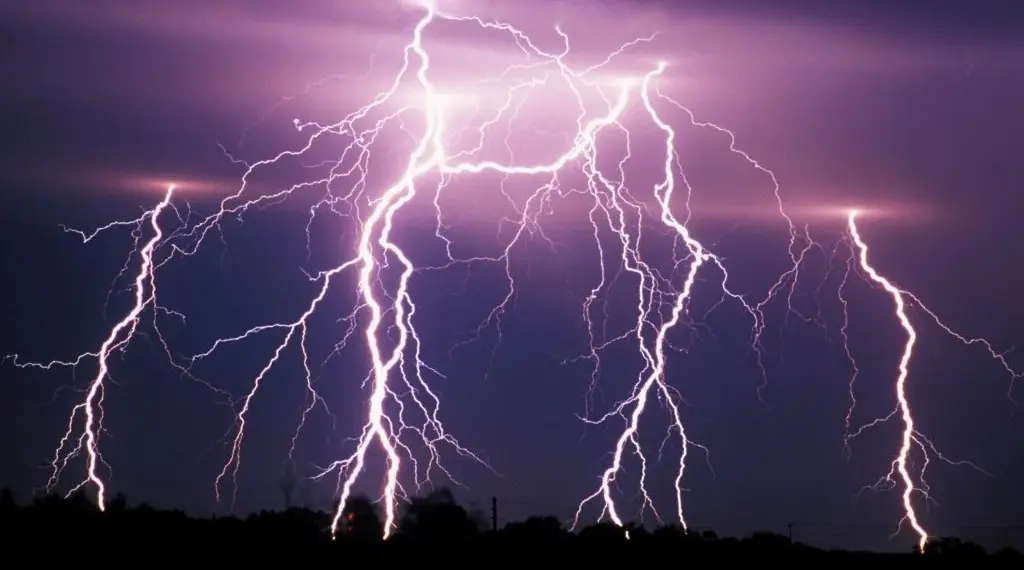 Shepherd Killed After Lightning Strike In Keran Valley’s Dutibegh Area