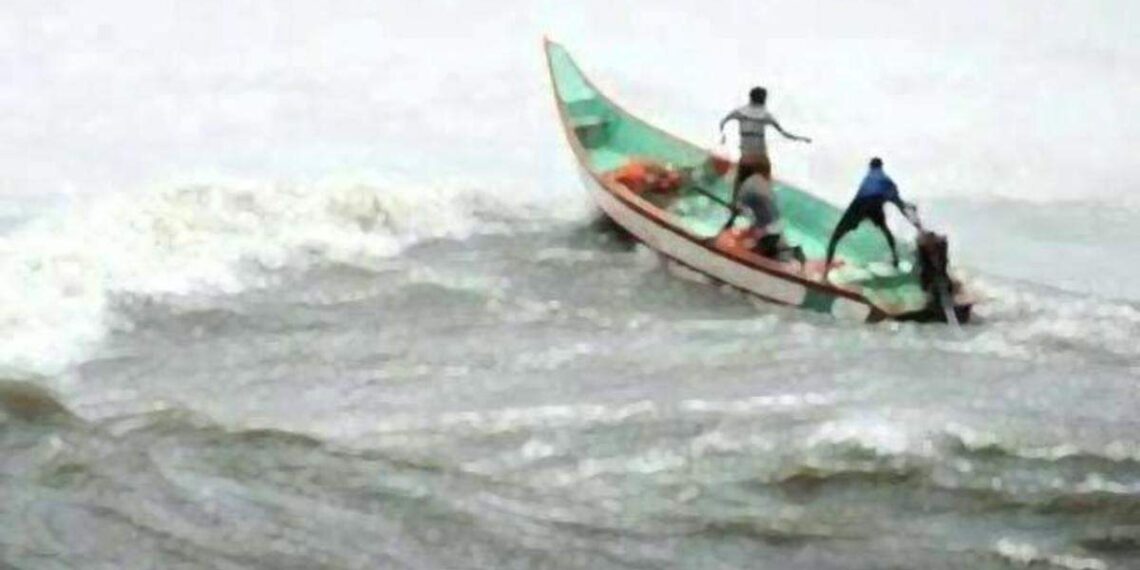 Lankan Navy opens fire on TN fishermen, none hurt, boat damaged