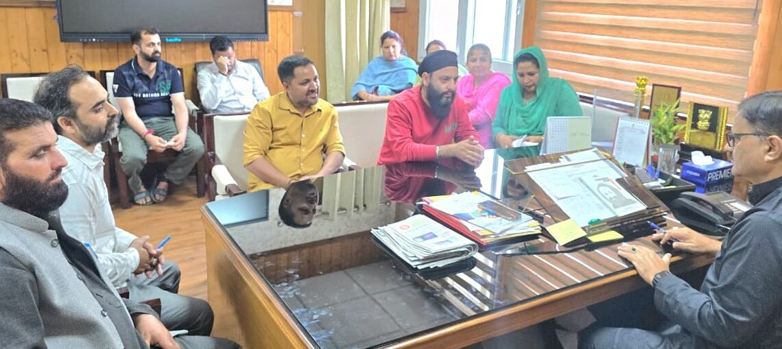 Legislators, delegations call on Javed Rana
