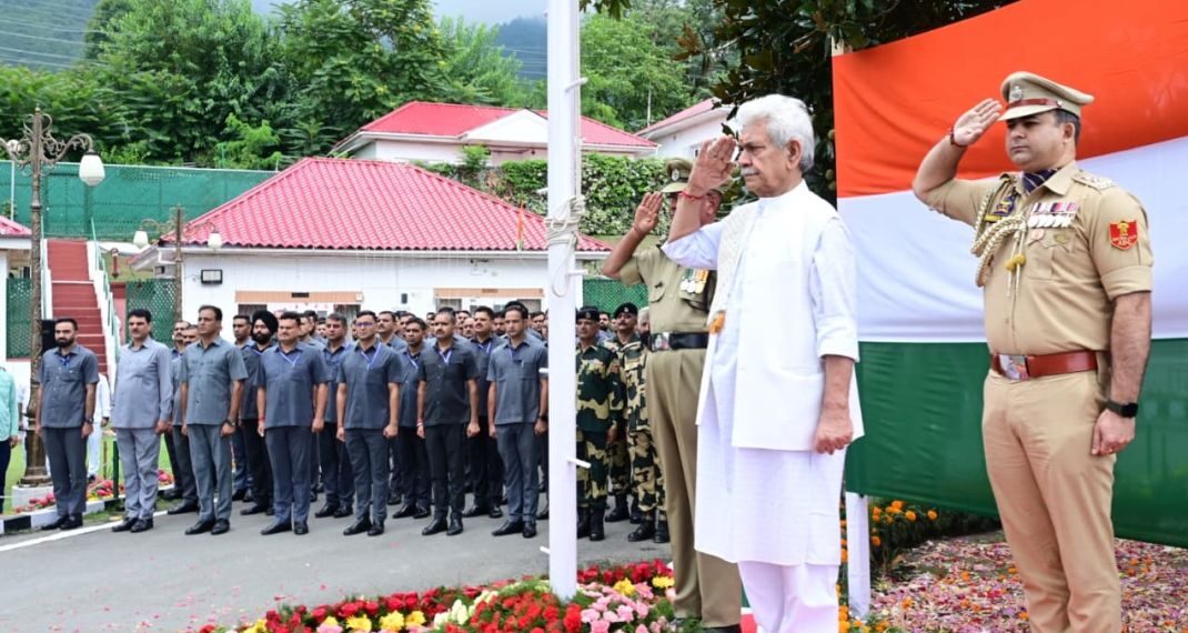 CM, Dy CM unfurls the tricolour on I-Day