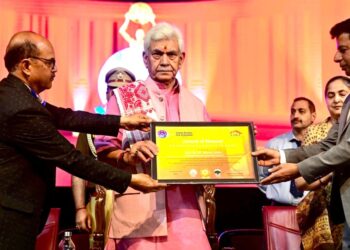 CS Dulloo receives prestigious ‘Diamond States Award’ at Diamond States Summit 2025 in New Delhi
