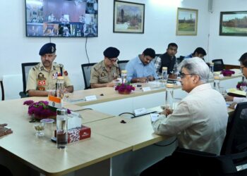 After Kulgam Attack, LG Sinha Directs Review of SOPs for Safety of Non-Local Labourers
