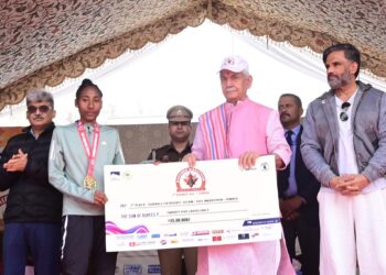 LG Felicitates the Winners of Kashmir Marathon-2025