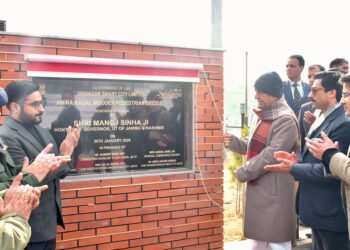 Lieutenant Governor inaugurates redeveloped Amira Kadal bridge in Srinagar