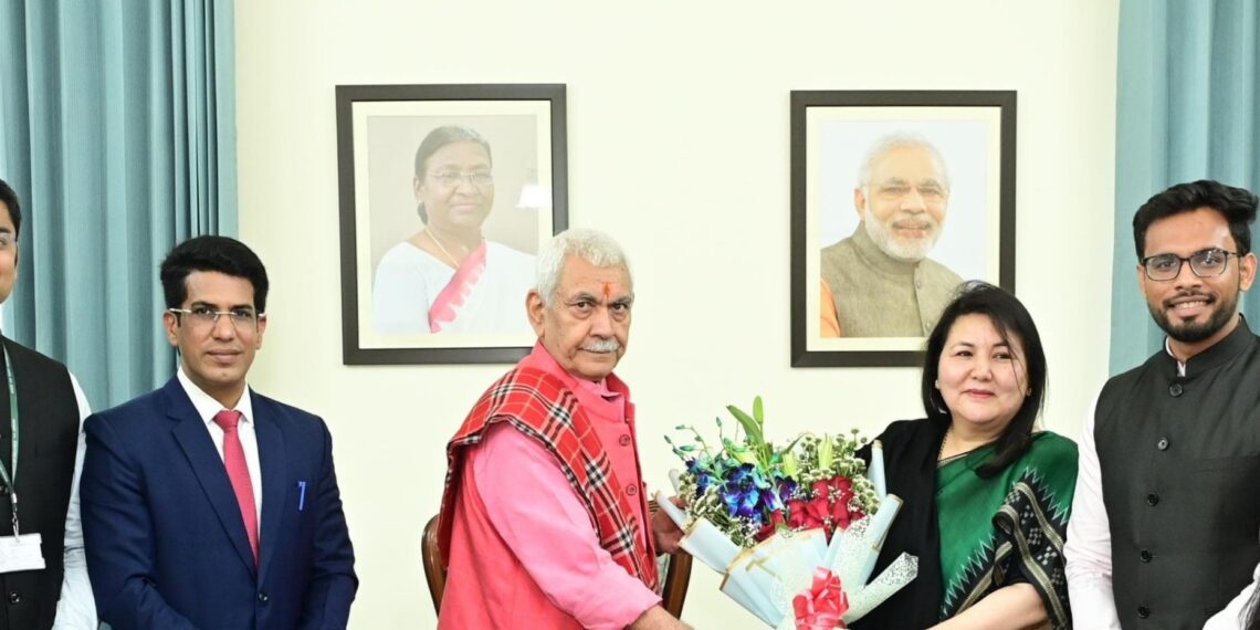 *LG Manoj Sinha Interacts with IDES Probationers at Lok Bhavan, Calls for Integrity and Excellence in Public Service*