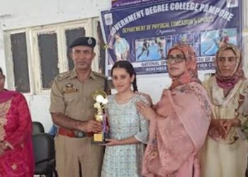 Harleen Kour of Little Angels Academy Tral shines in Badmintion Championship         