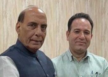 LoP Sharma meets Def Minister Rajnath Singh, Discusses Development & Security Issues Of J&K