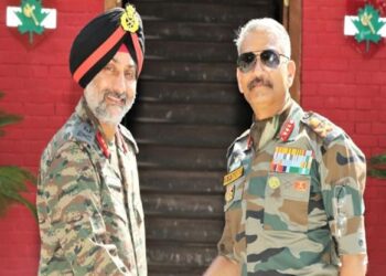 Lt Gen Amardeep Singh Aujla takes over as GoC Chinar corps from Lt Gen D P Pandey