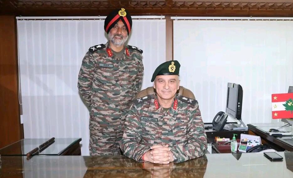 Lt Gen Rajiv Ghai Assumes Command Of Chinar Corps In Srinagar