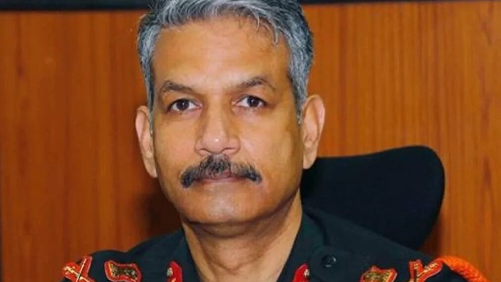 Lt General Devendra Pratap Pandey to head Srinagar-based Chinar Corps