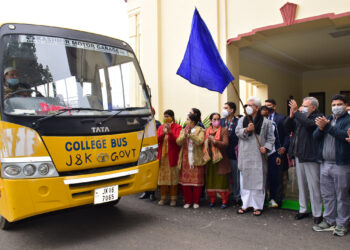 LG flags off girls contingent for 15 day Ski course , training at Gulmarg