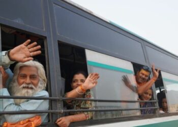 LG Flags Off First Batch Of Amarnath Yatris, Wishes Them A Safe, Blessed, Spiritually Enriching Journey